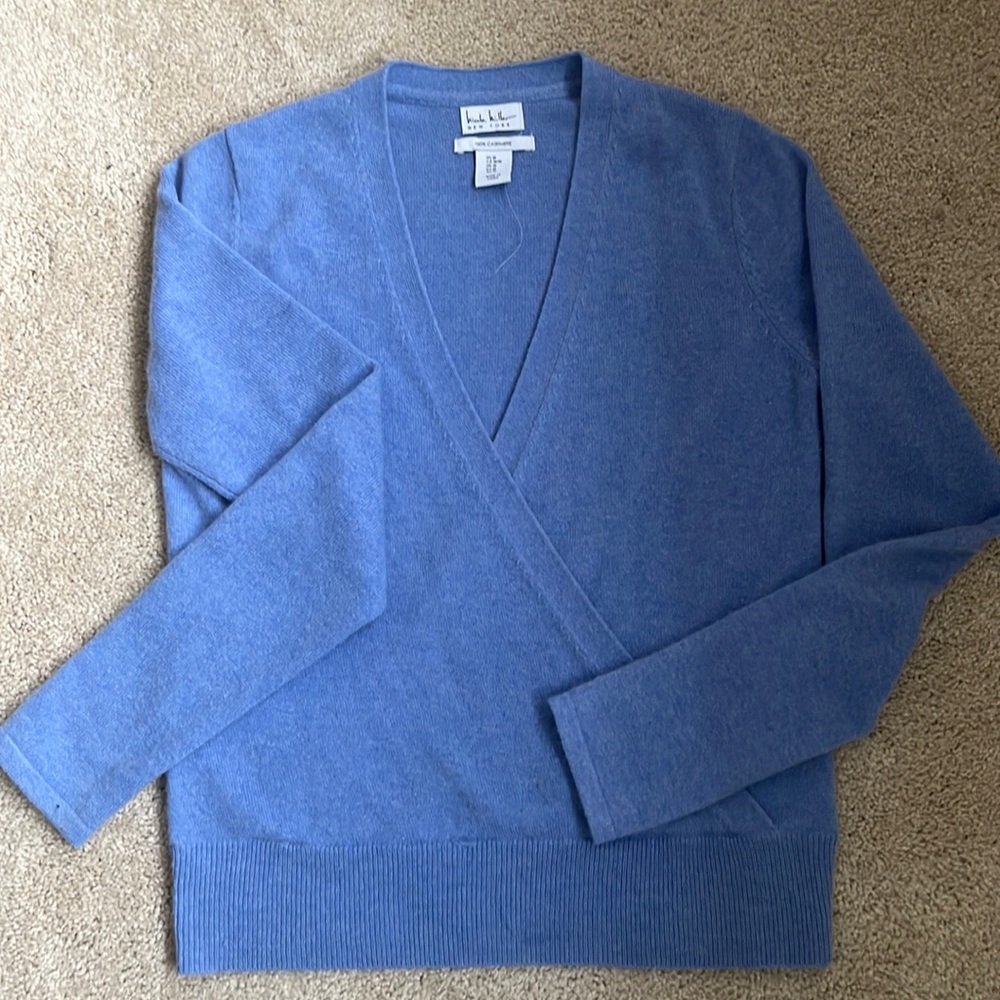 Nicole Miller 100 % cashmere sweater